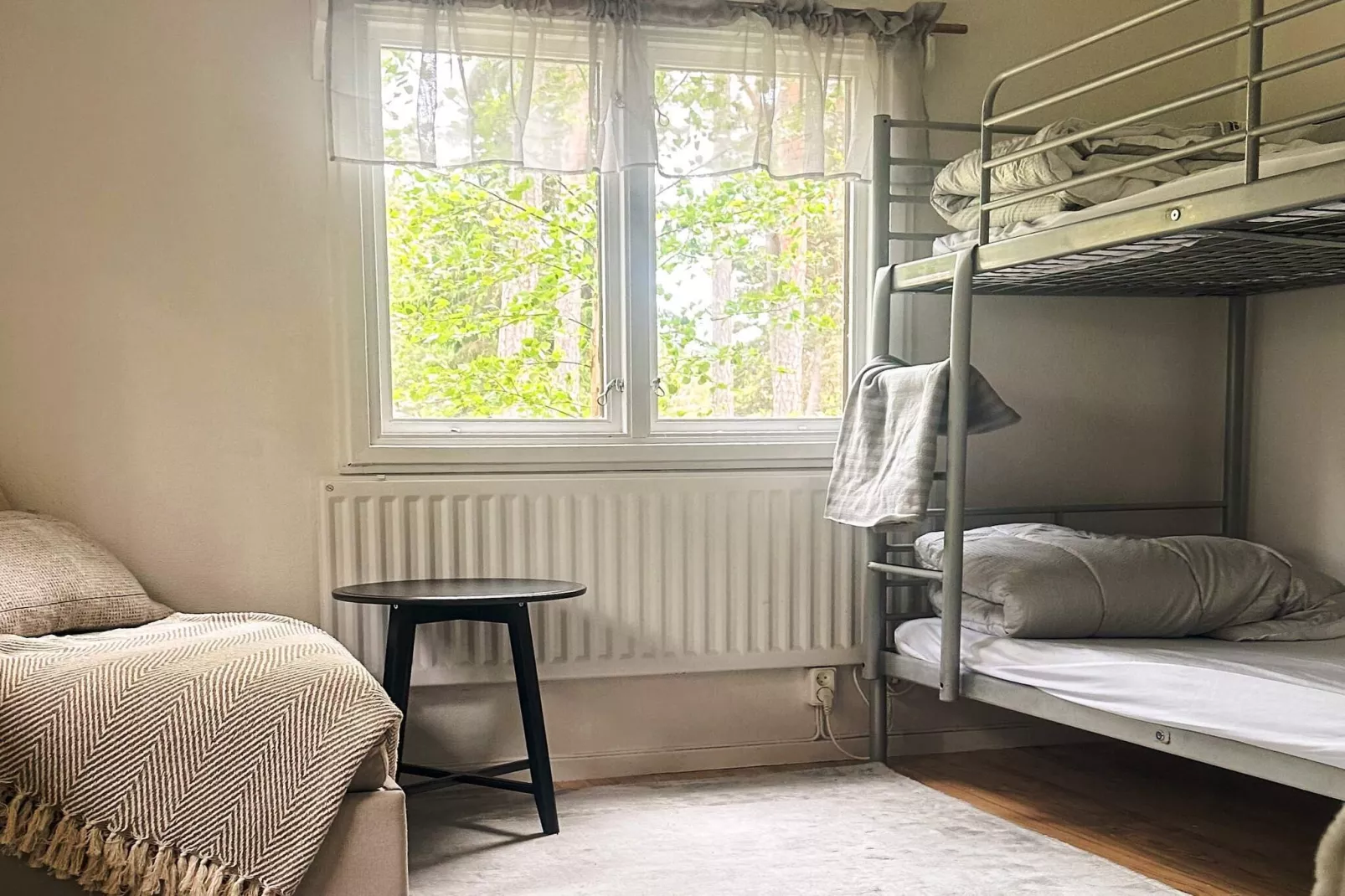 Sommarstuga small-Indoor