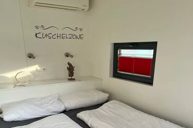 Floating 44 / Boot 4 / 3 Personen-Exterior summer