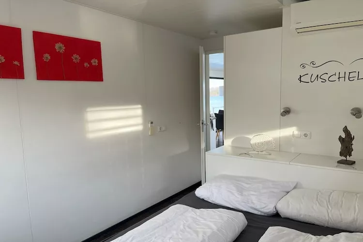 Floating 44 / Boot 4 / 4 Personen-Exterior summer