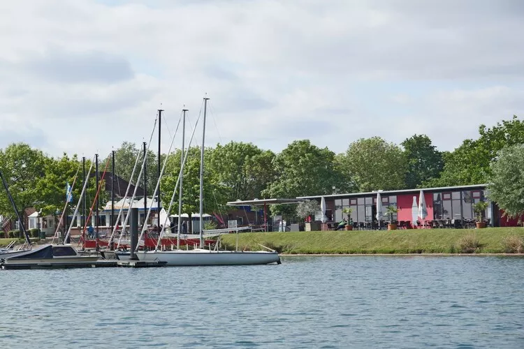 Floating 44 / Boot 5 / 3 Personen-Exterior summer