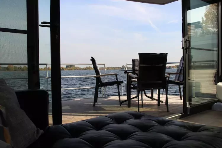 Floating 44 / Boot 5 / 3 Personen-Exterior summer