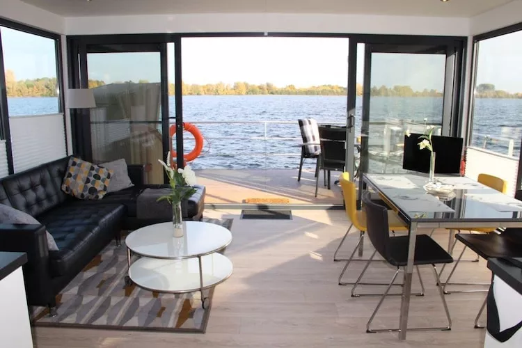 Floating 44 / Boot 5 / 3 Personen-Exterior summer