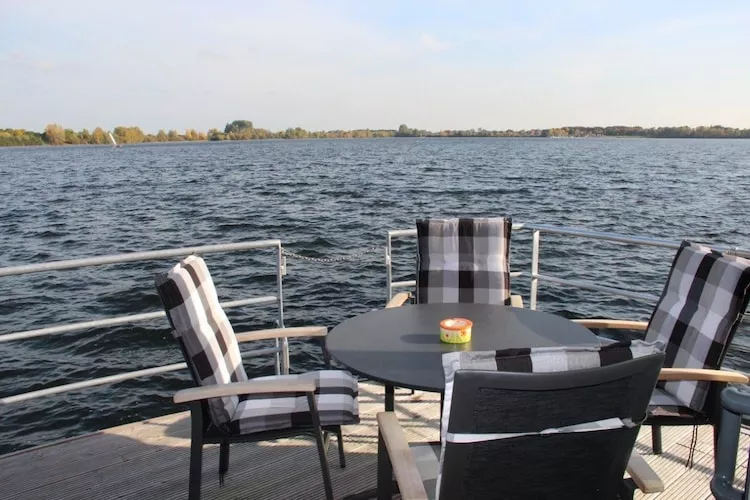 Floating 44 / Boot 5 / 3 Personen-Exterior summer