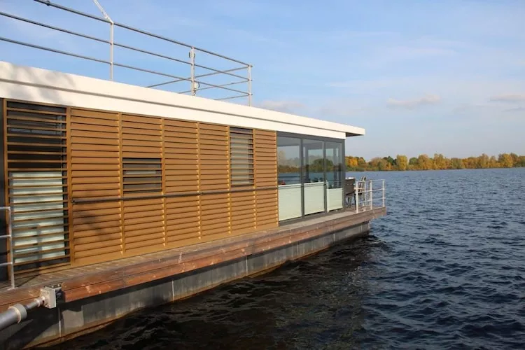 Floating 44 / Boot 5 / 4 Personen-Exterior summer
