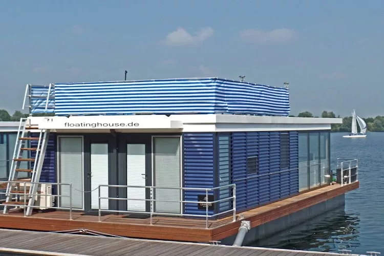 Floating 44 / Boot 7 / 4 Personen-Exterior summer