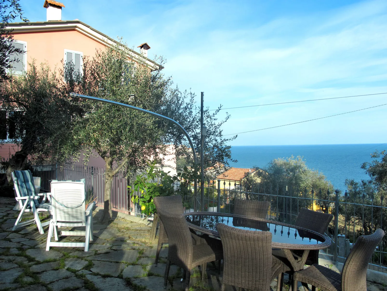 Ulivi sul Mare-Dehors