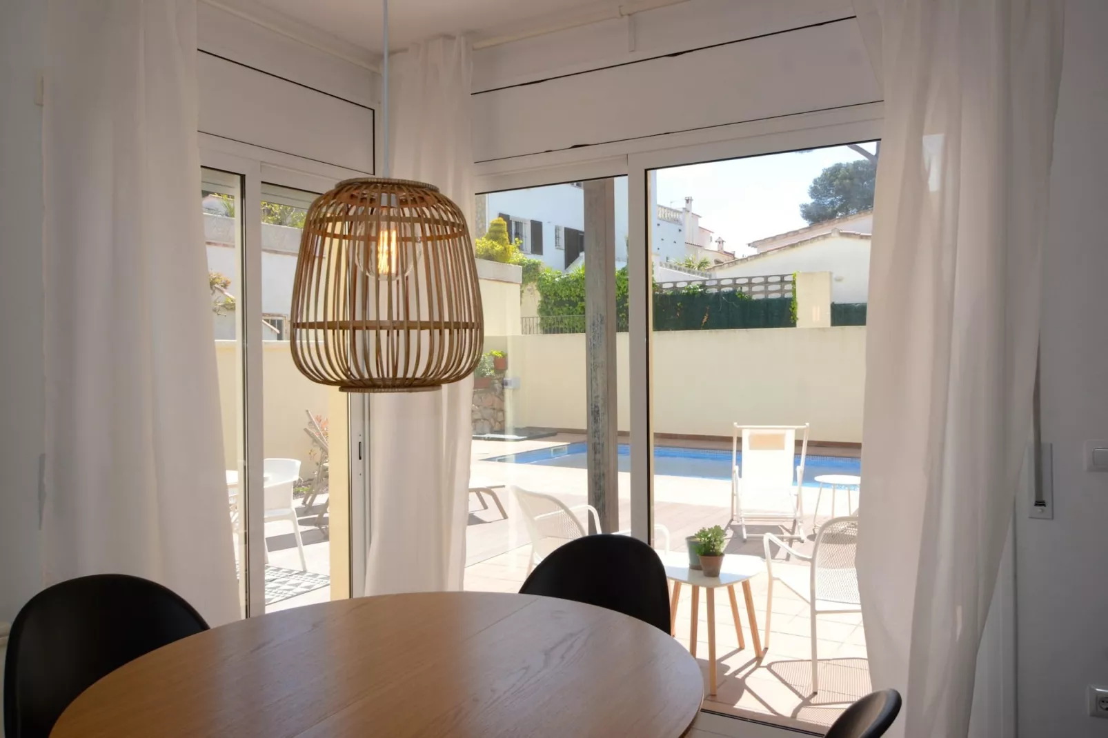 COSSIS 61B-Dining room