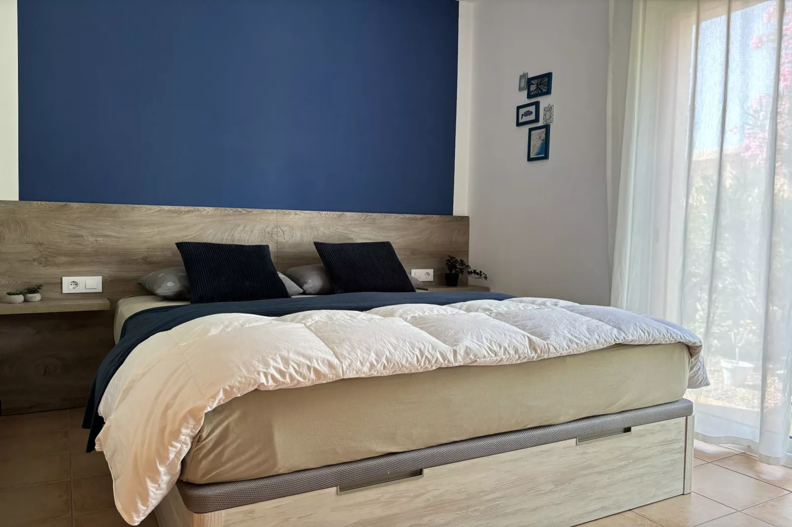 COSSIS 61B-Bedroom