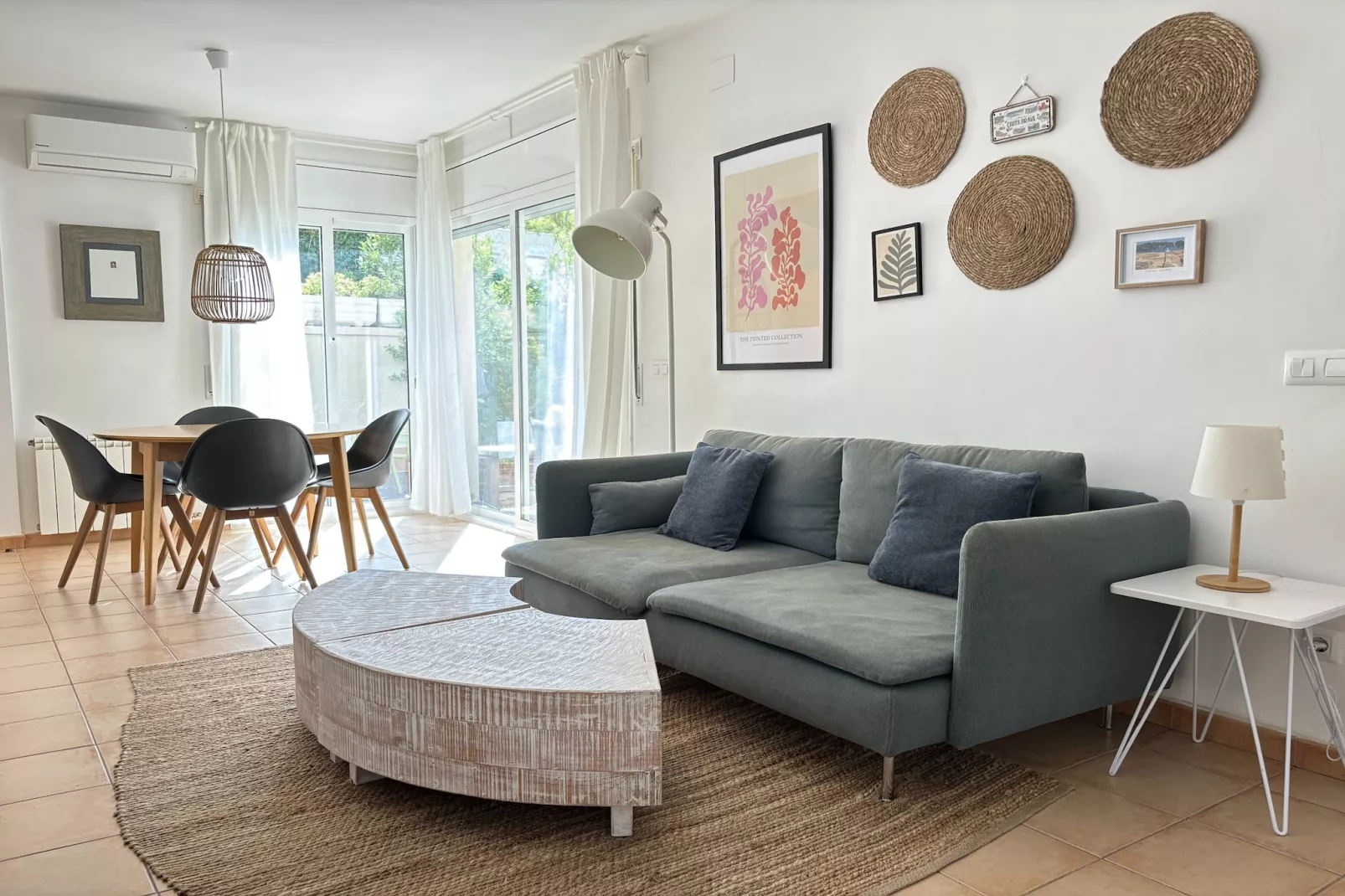 COSSIS 61B-Living room