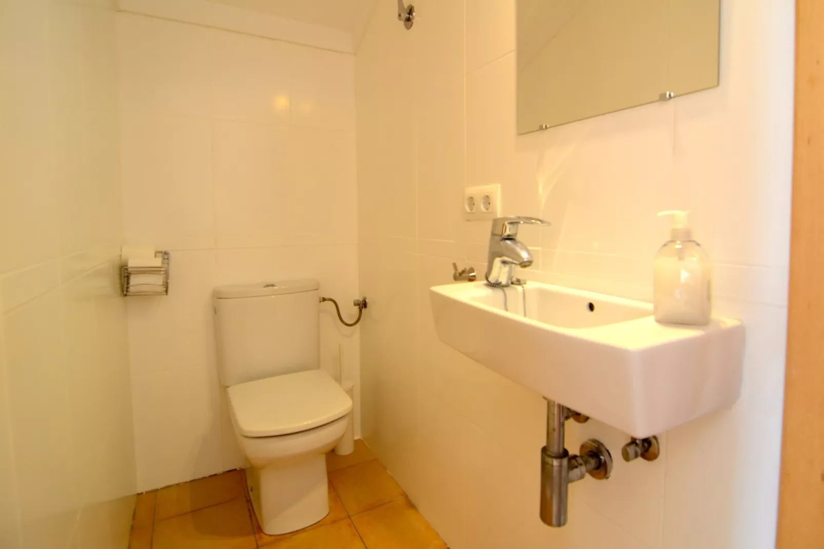COSSIS 61B-Bathroom
