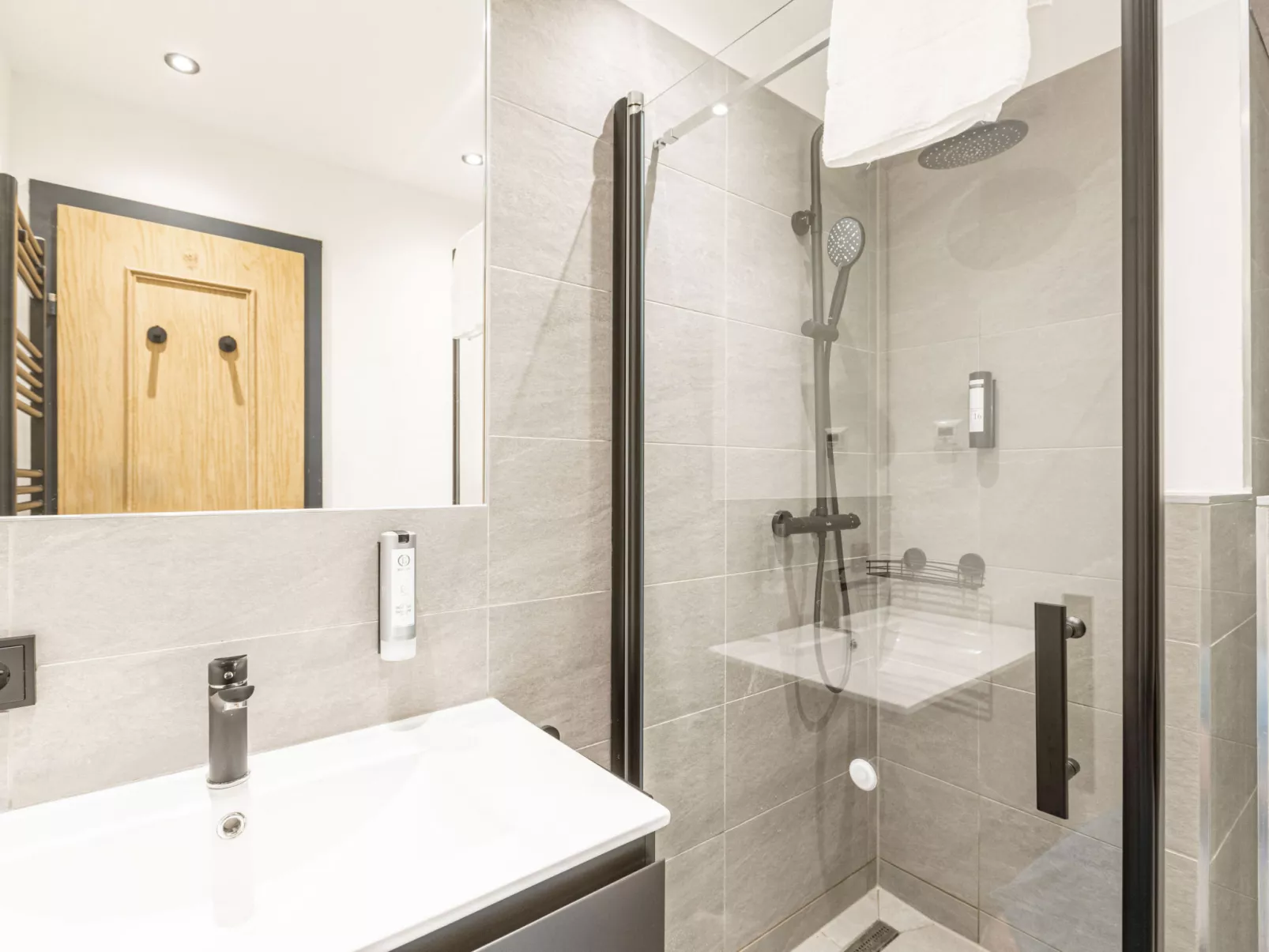 Suite 2 SZ IR-Sauna&Wellnessbereich-Dedans