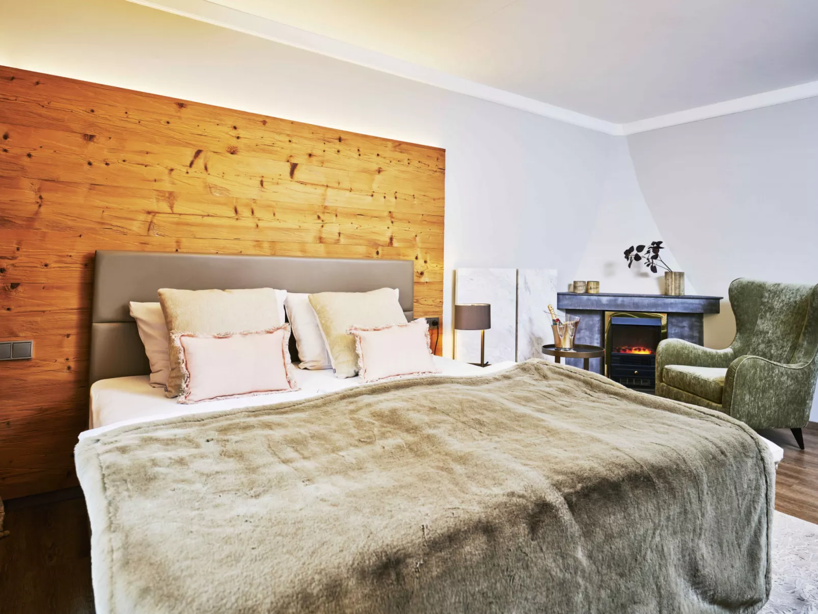 Juniorsuite bis zu 4 P &Wellnessbereich-Inside