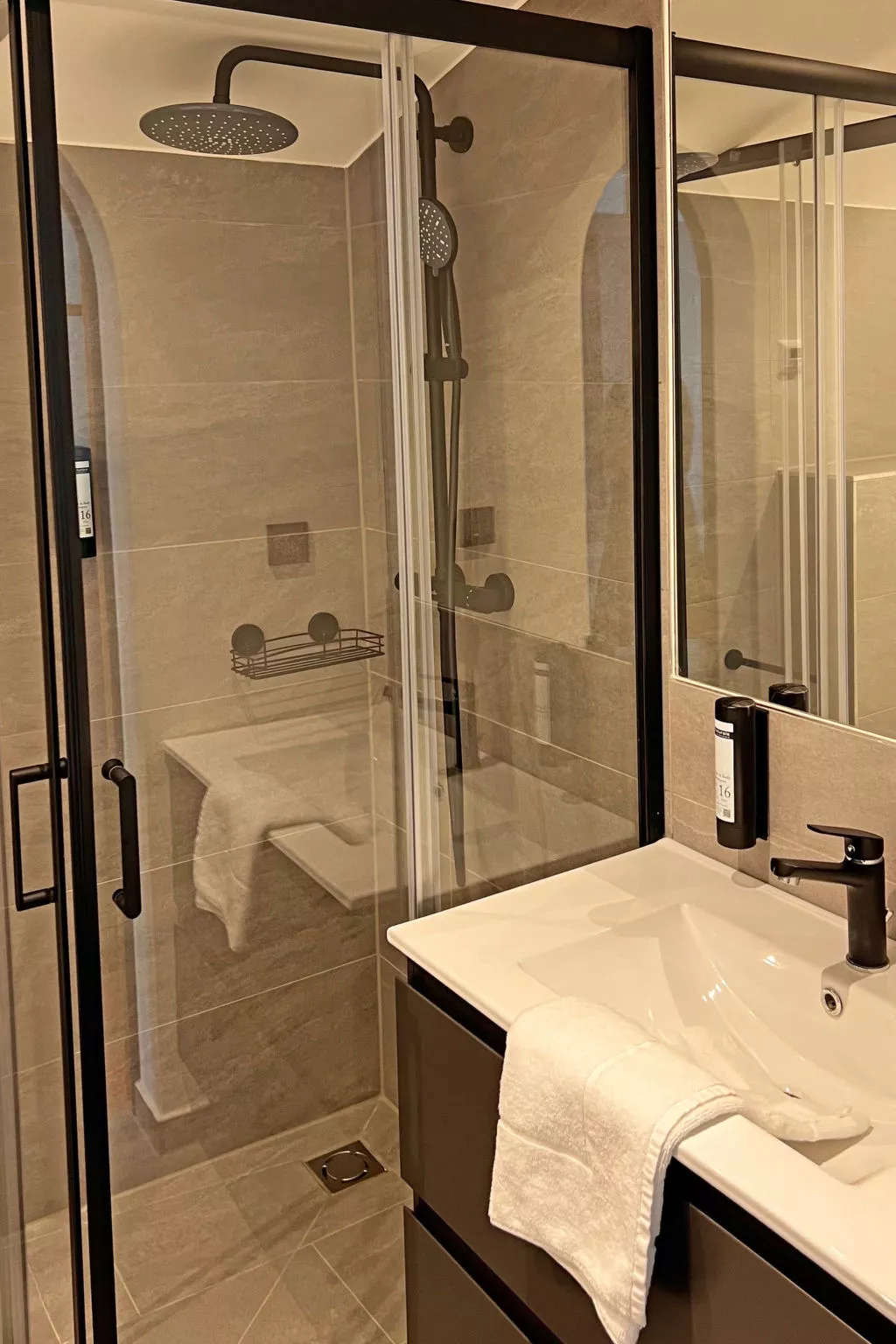 Suite bis zu 4 P. & Wellnessbereich-Inside