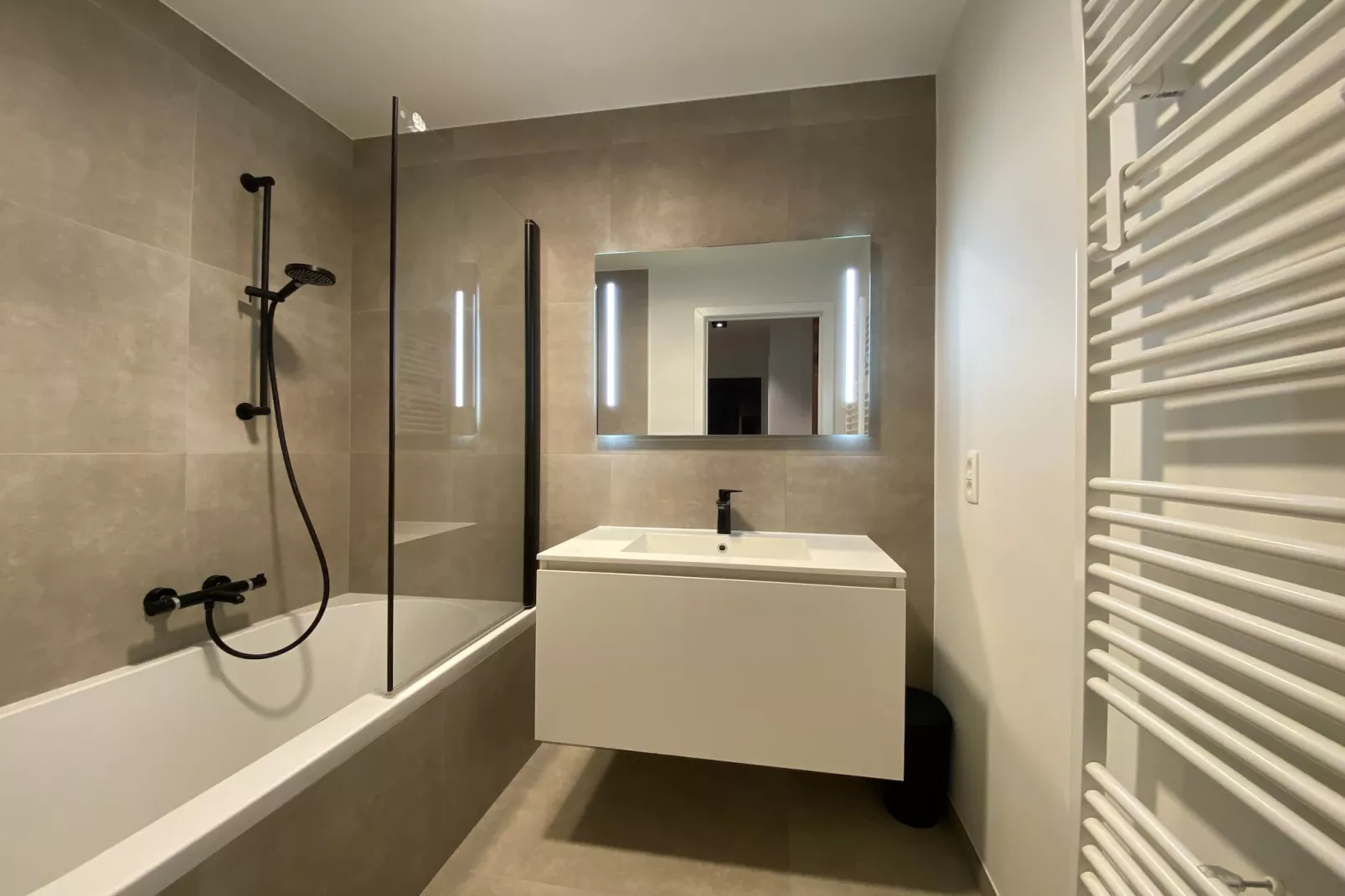 Orion 0004-Bathroom