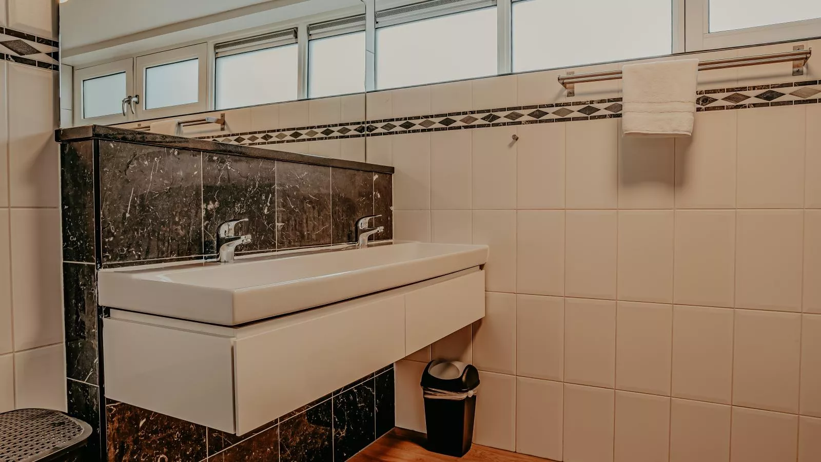 Woonark De Woude-Bathroom