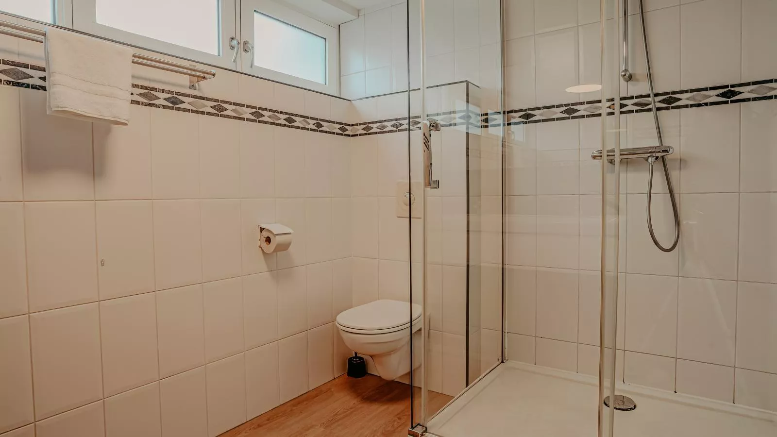 Woonark De Woude-Bathroom