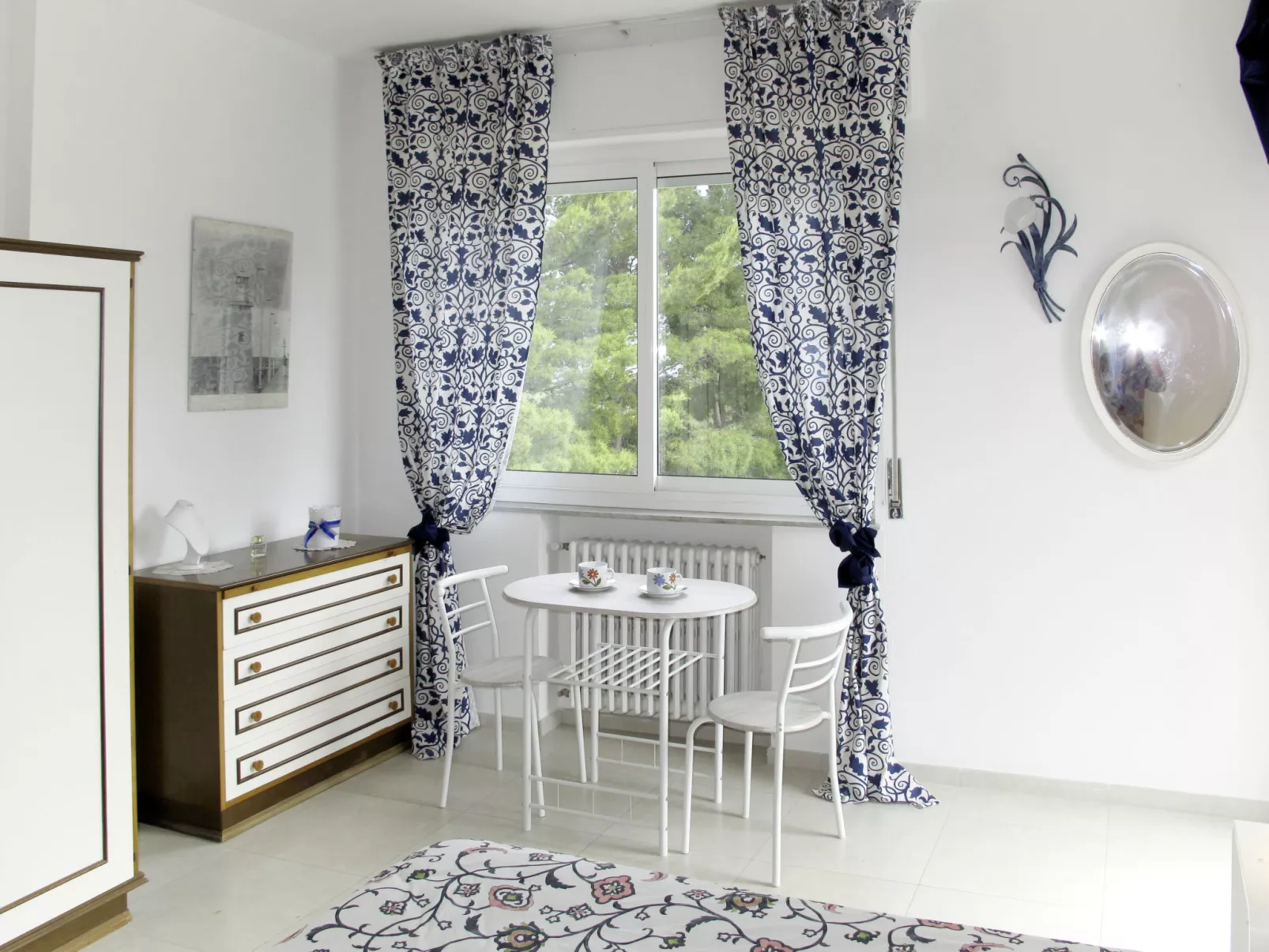 Blu Mediterraneo (PGI210)-Dedans