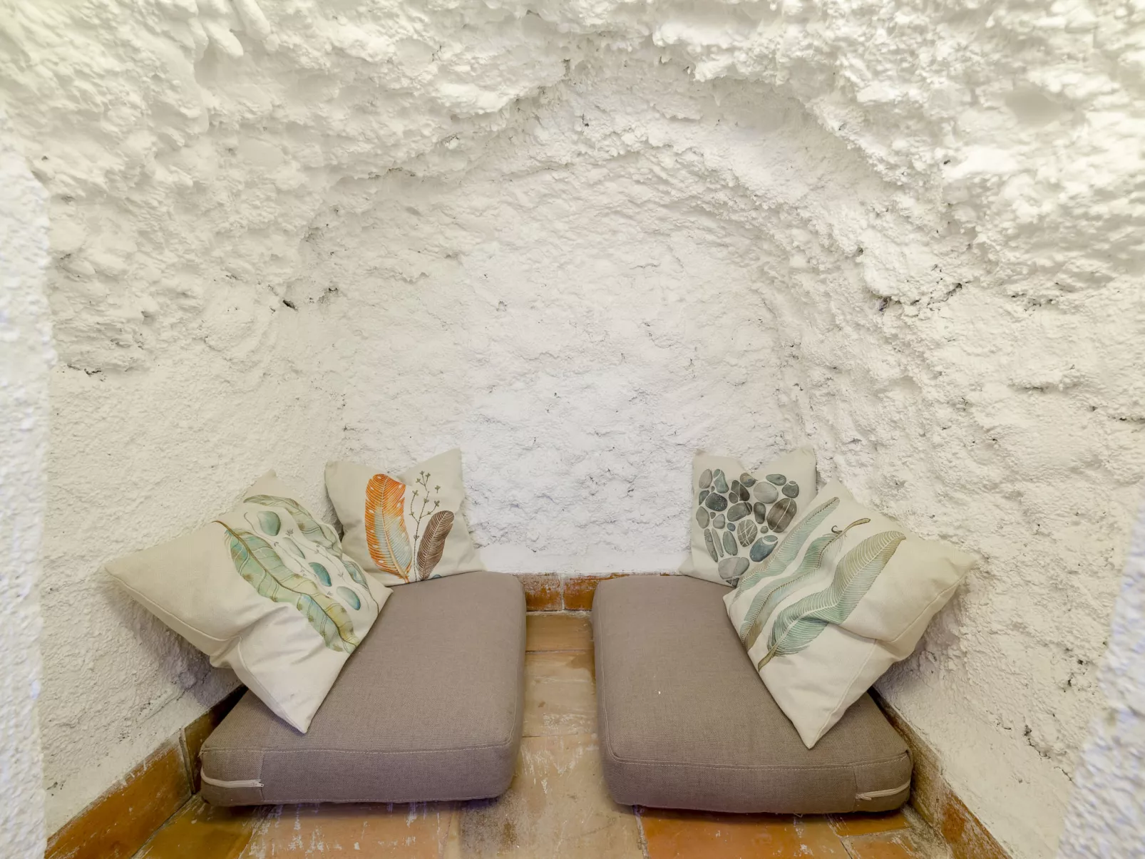 Cueva de Lindaraja-Inside