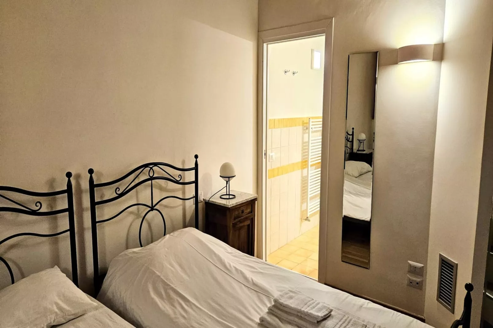 Ginestra-Bathroom