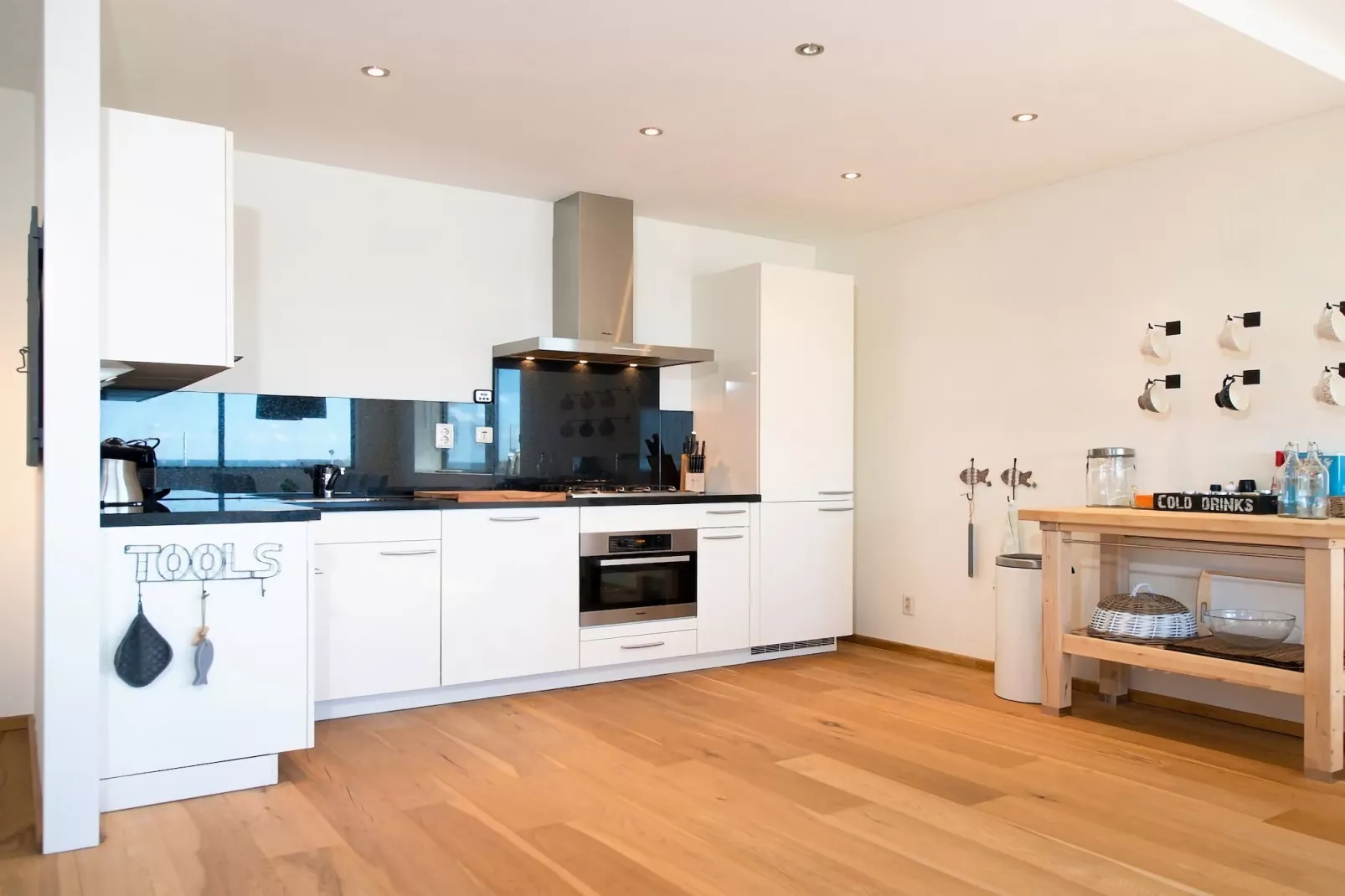 Scheveningen Harbour 36-Kitchen