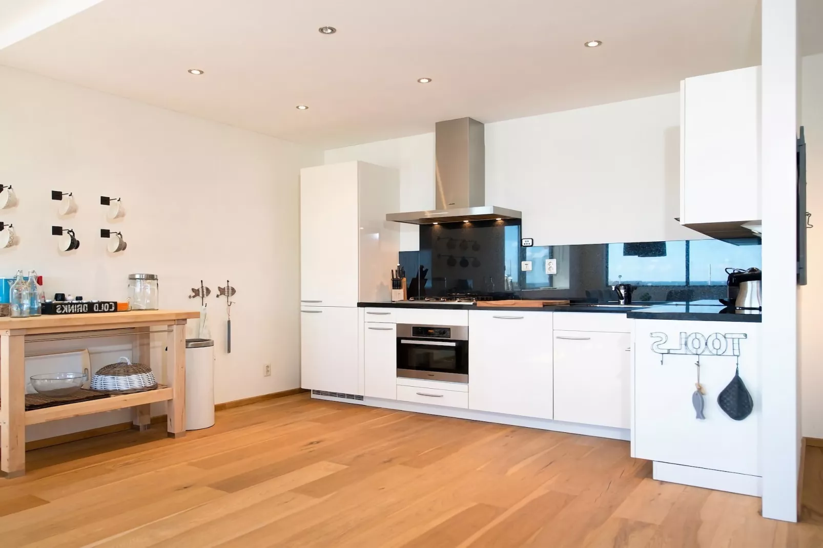 Scheveningen Harbour 36-Kitchen