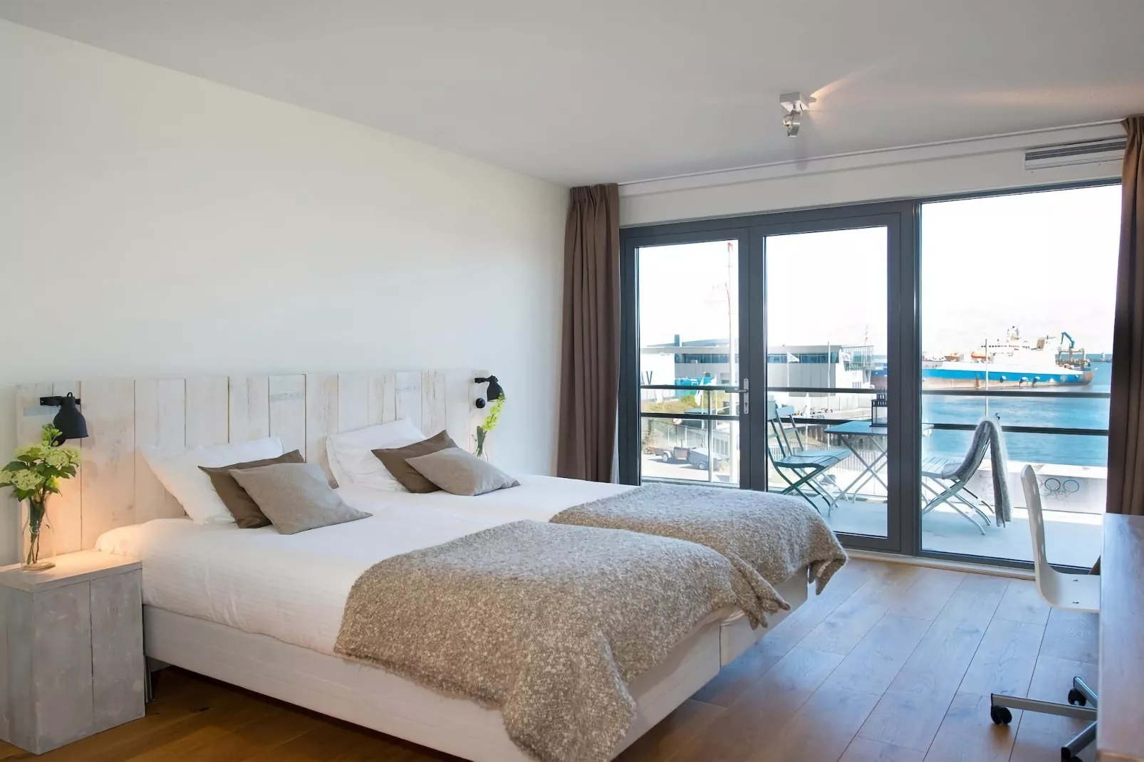 Scheveningen Harbour 36-Bedroom