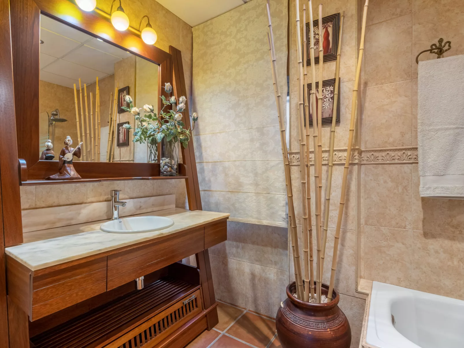 Villa San Vicente-Dedans