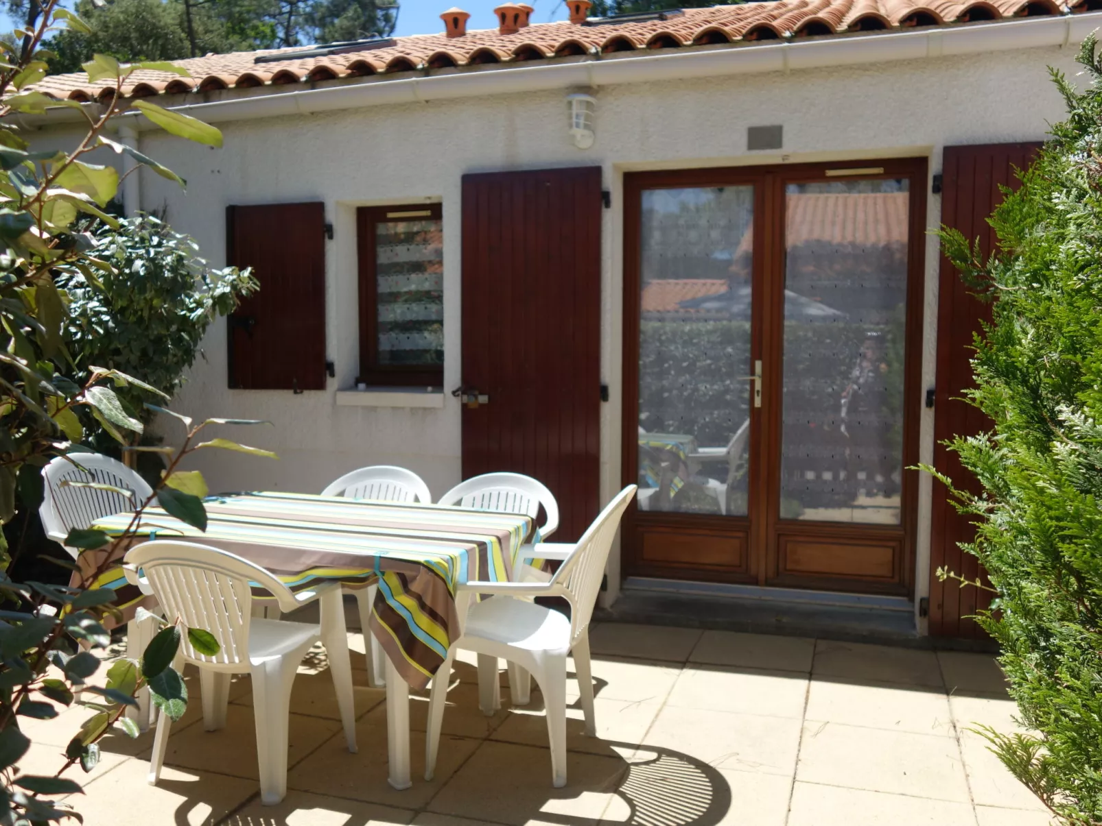 Hameau de Talaris-Outside