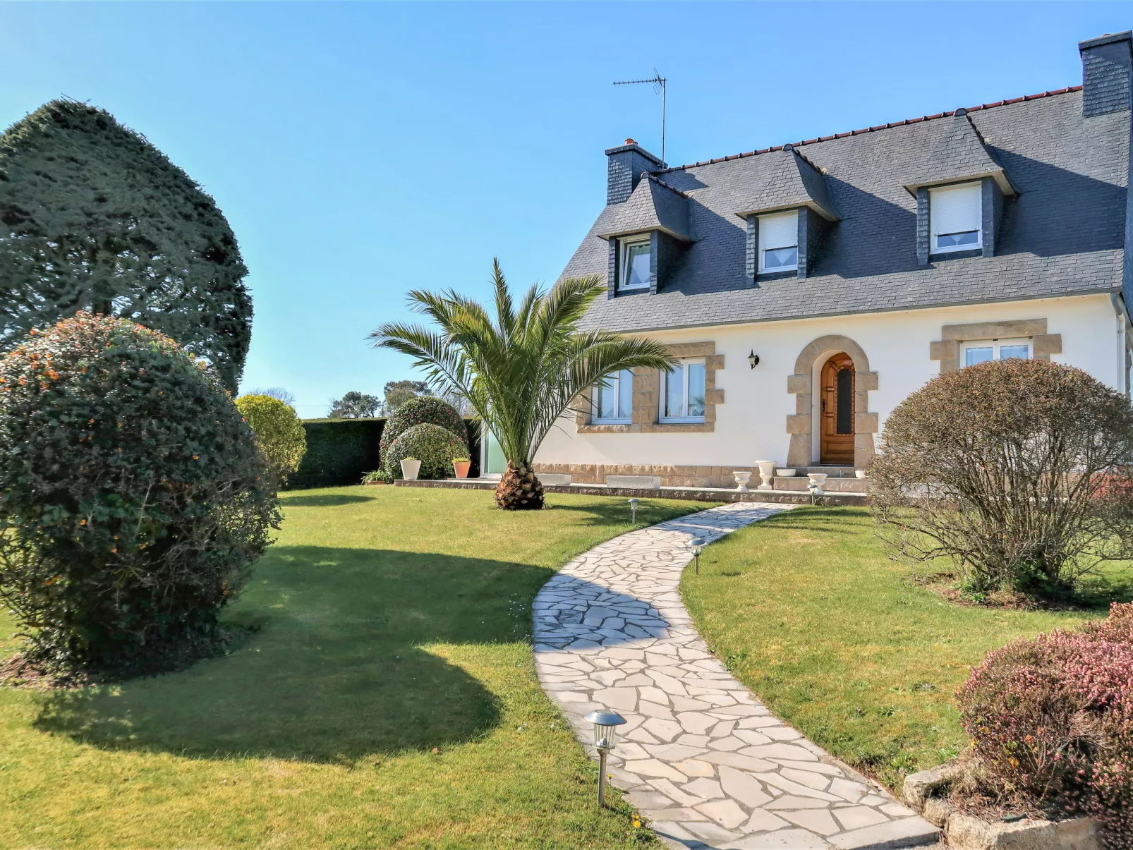 Gueradur-Outside