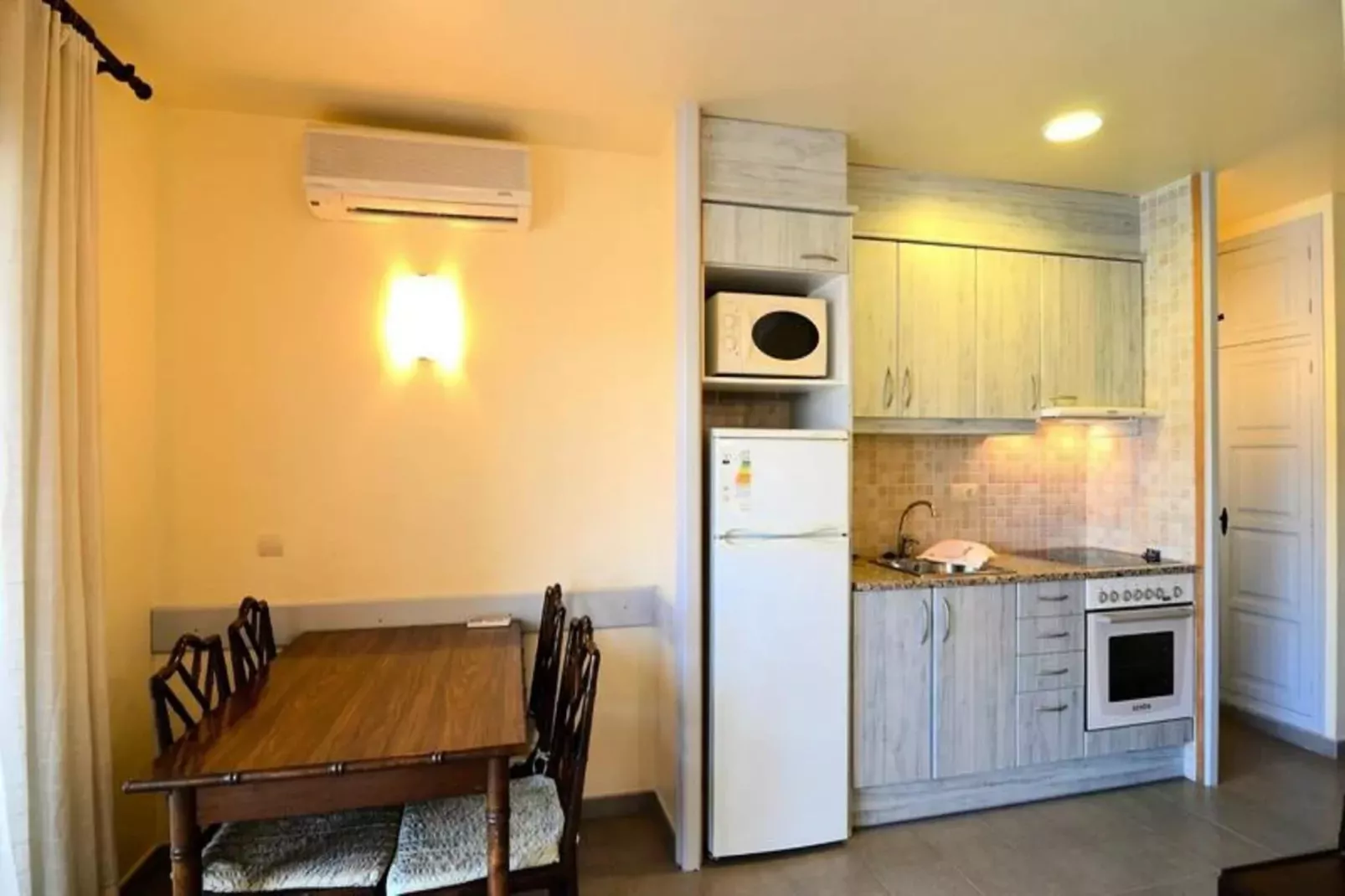 Appartements à L'Estartit-Exterior summer