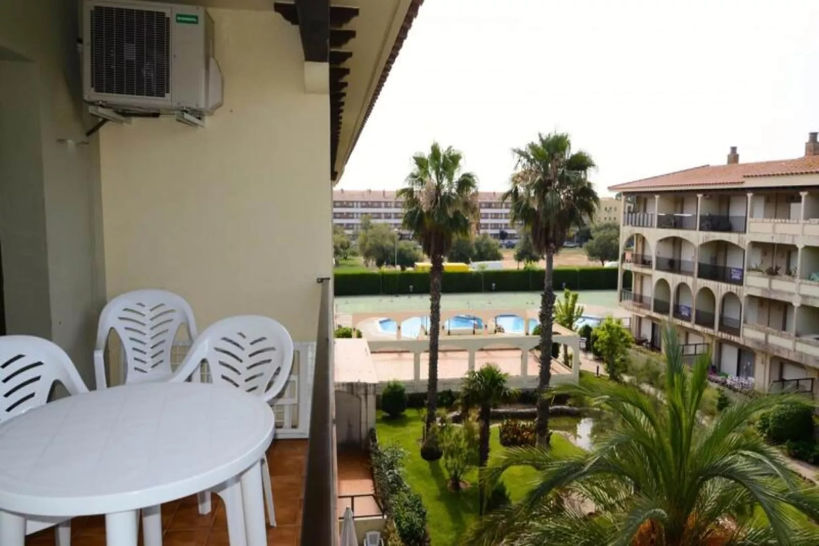 Appartements à L'Estartit-Exterior summer