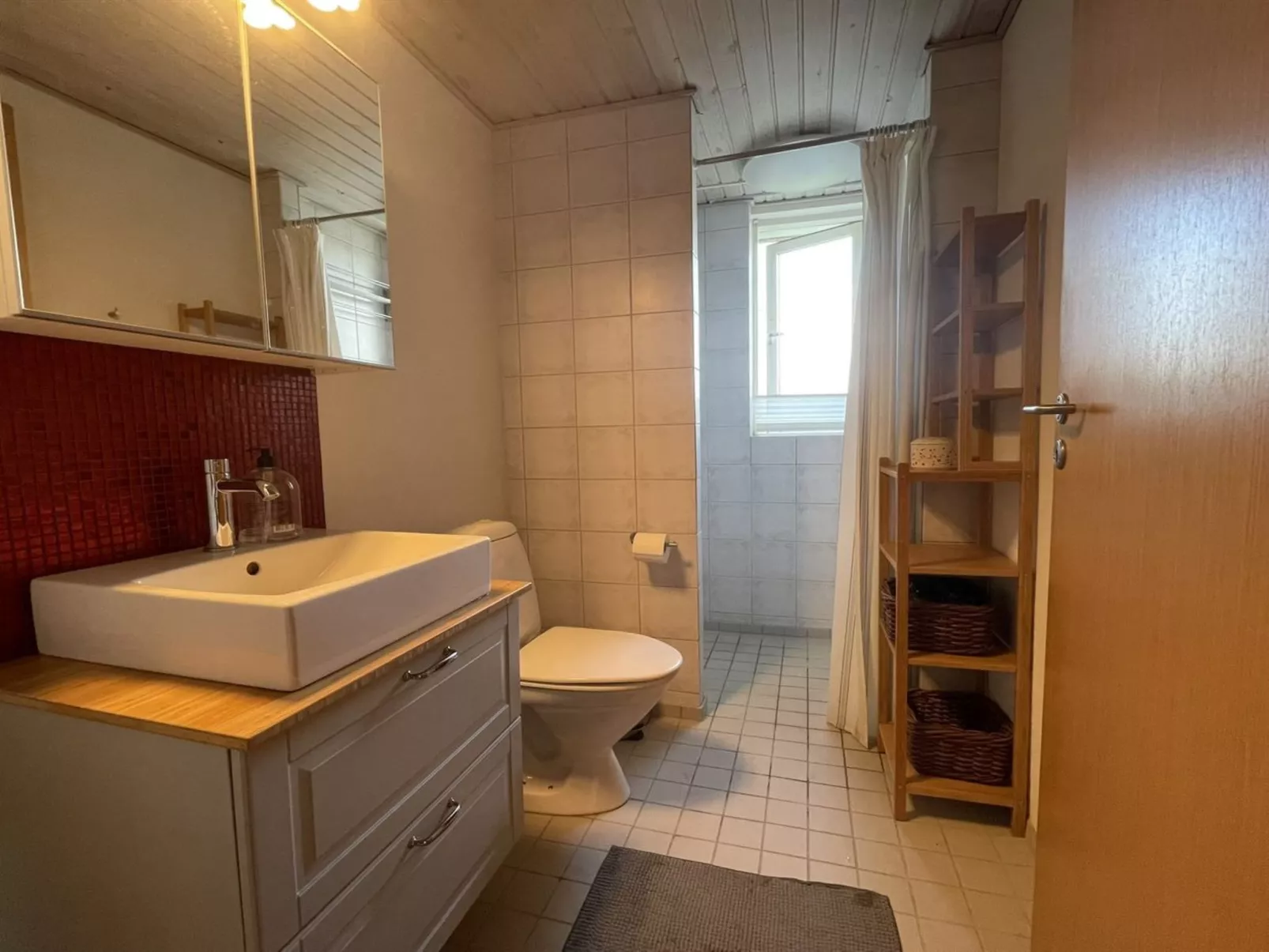 "Asmod" - 450m from the sea-Drinnen