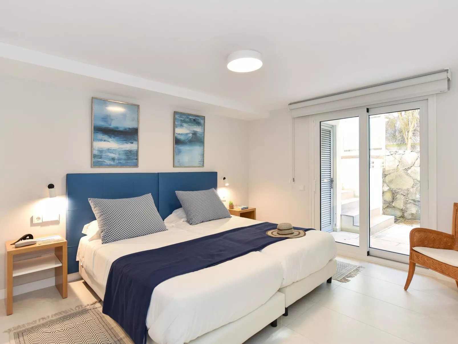 Oasis Serenity-Inside