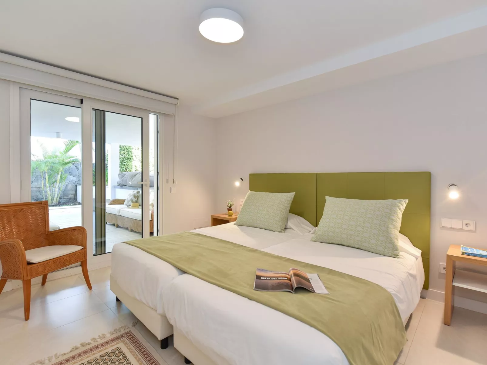 Oasis Serenity-Inside