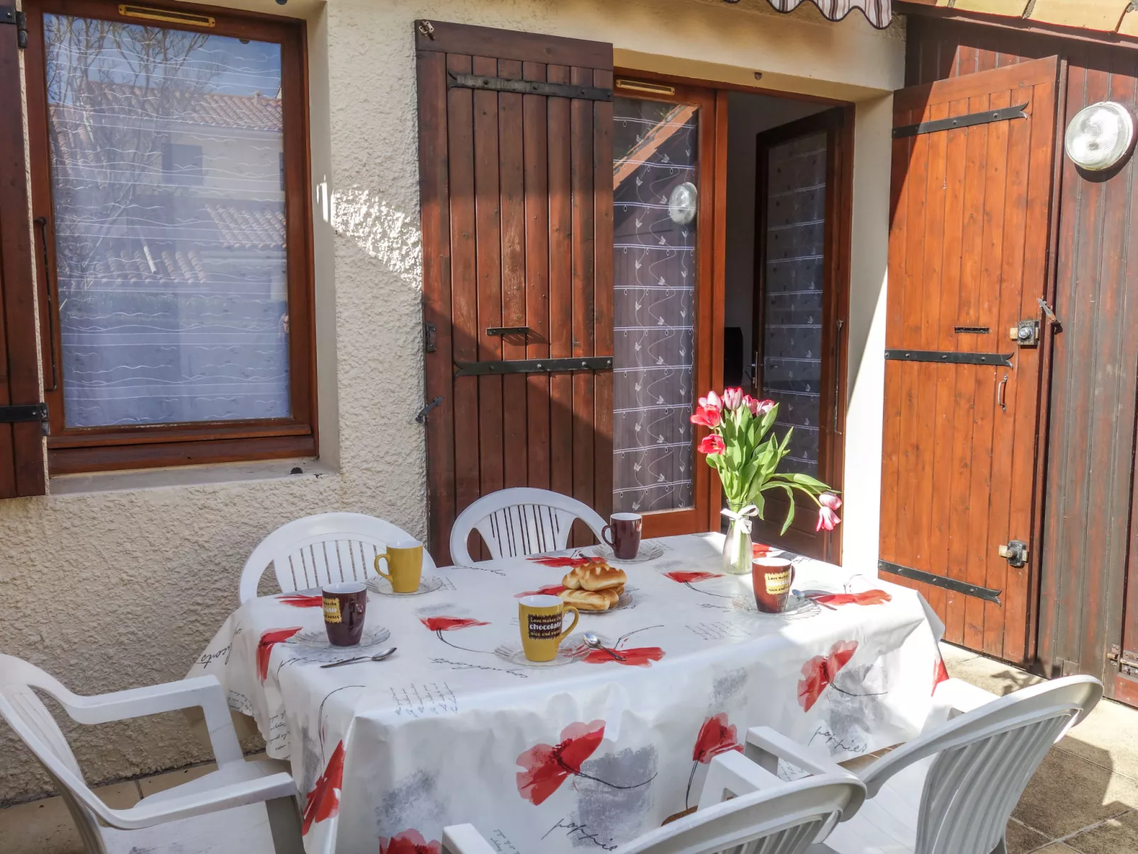 Hameau des Flots-Outside
