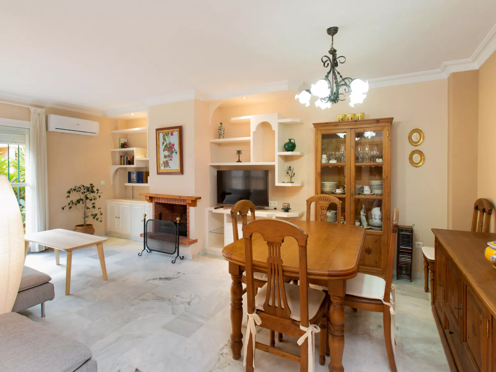 Villa Corales-Inside