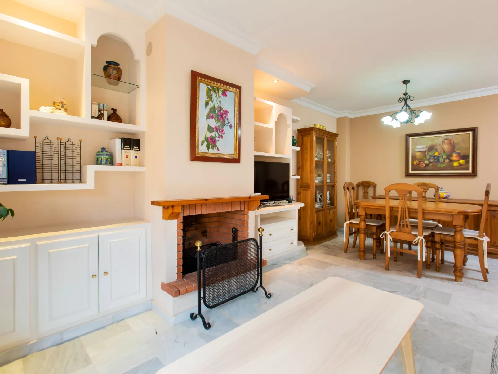 Villa Corales-Inside