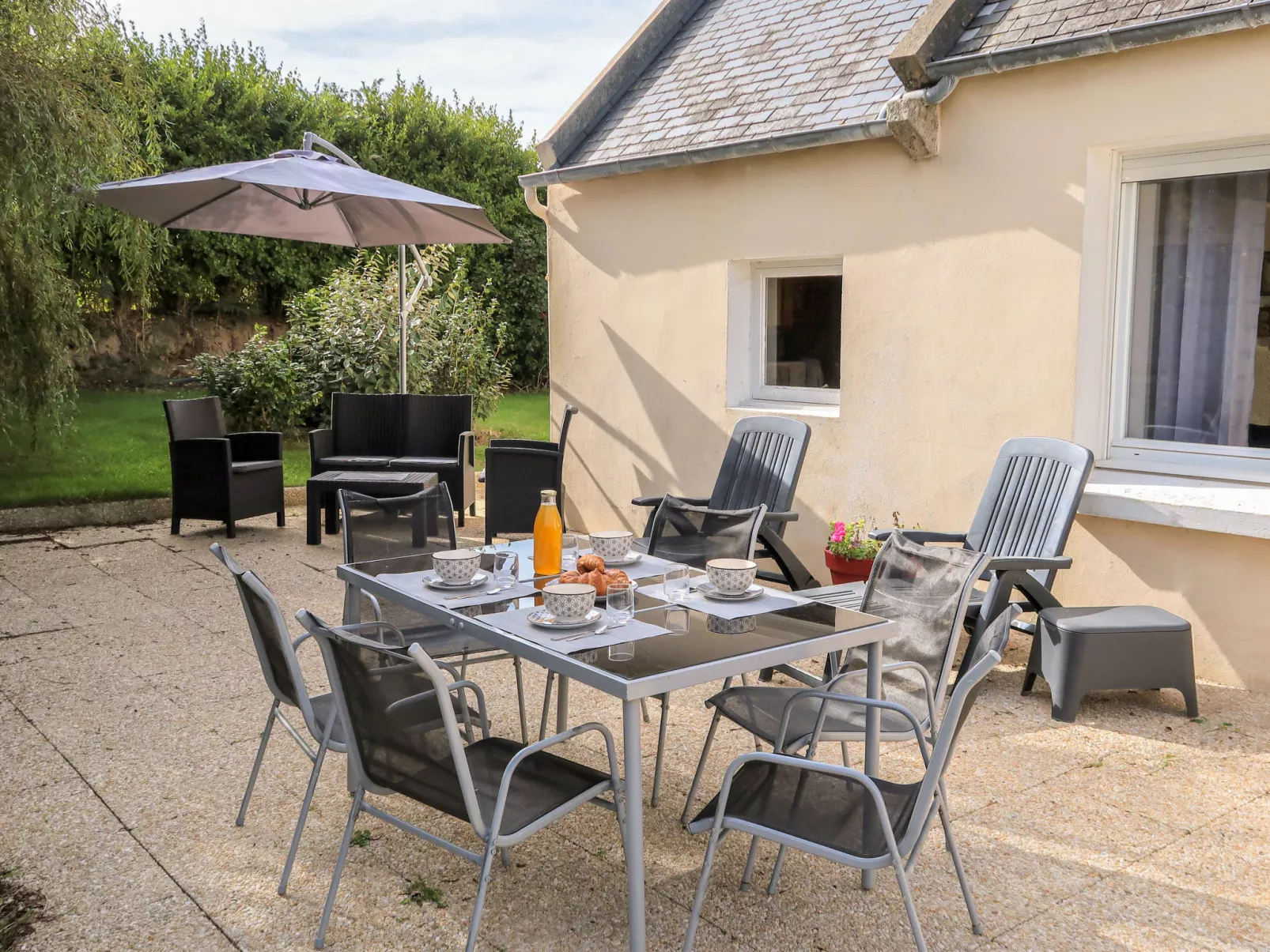 Chez Brigitte-Outside