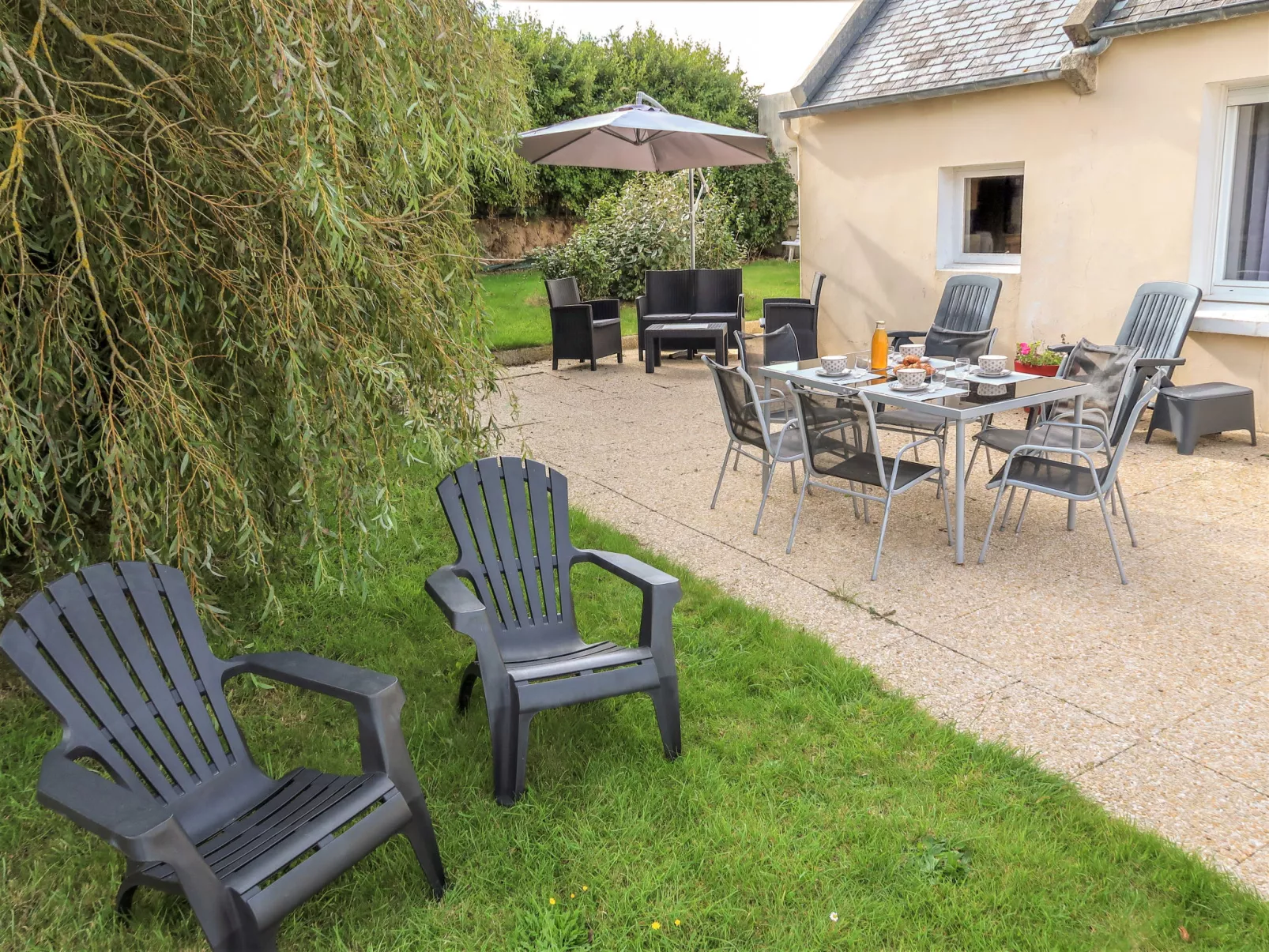 Chez Brigitte-Outside