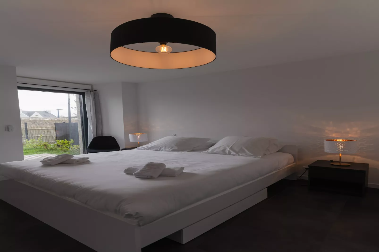 TY FOUR - Porspoder-Bedroom
