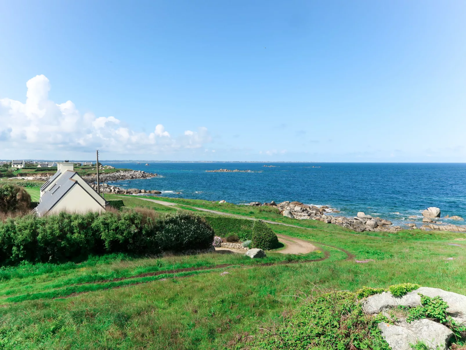 Les Romarins-Outside