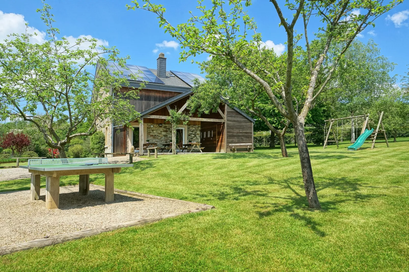 A la lisière de la forêt-Gardens summer