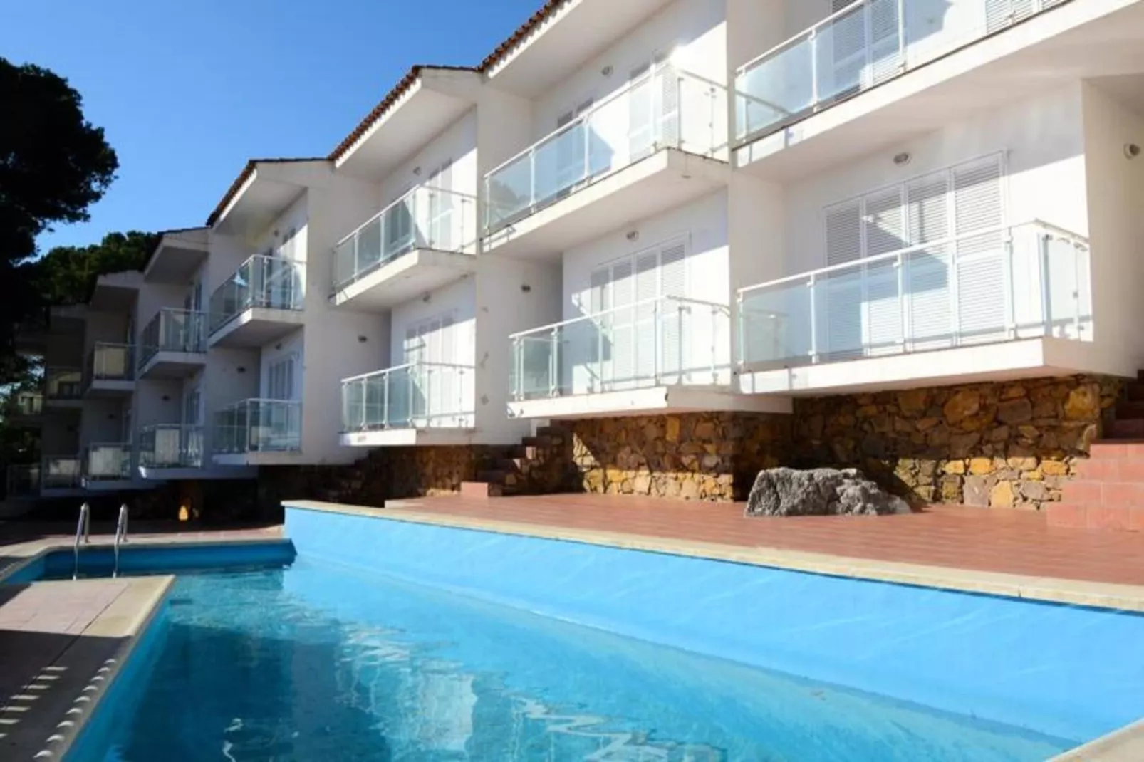 Appartements à L'Estartit-Exterior summer
