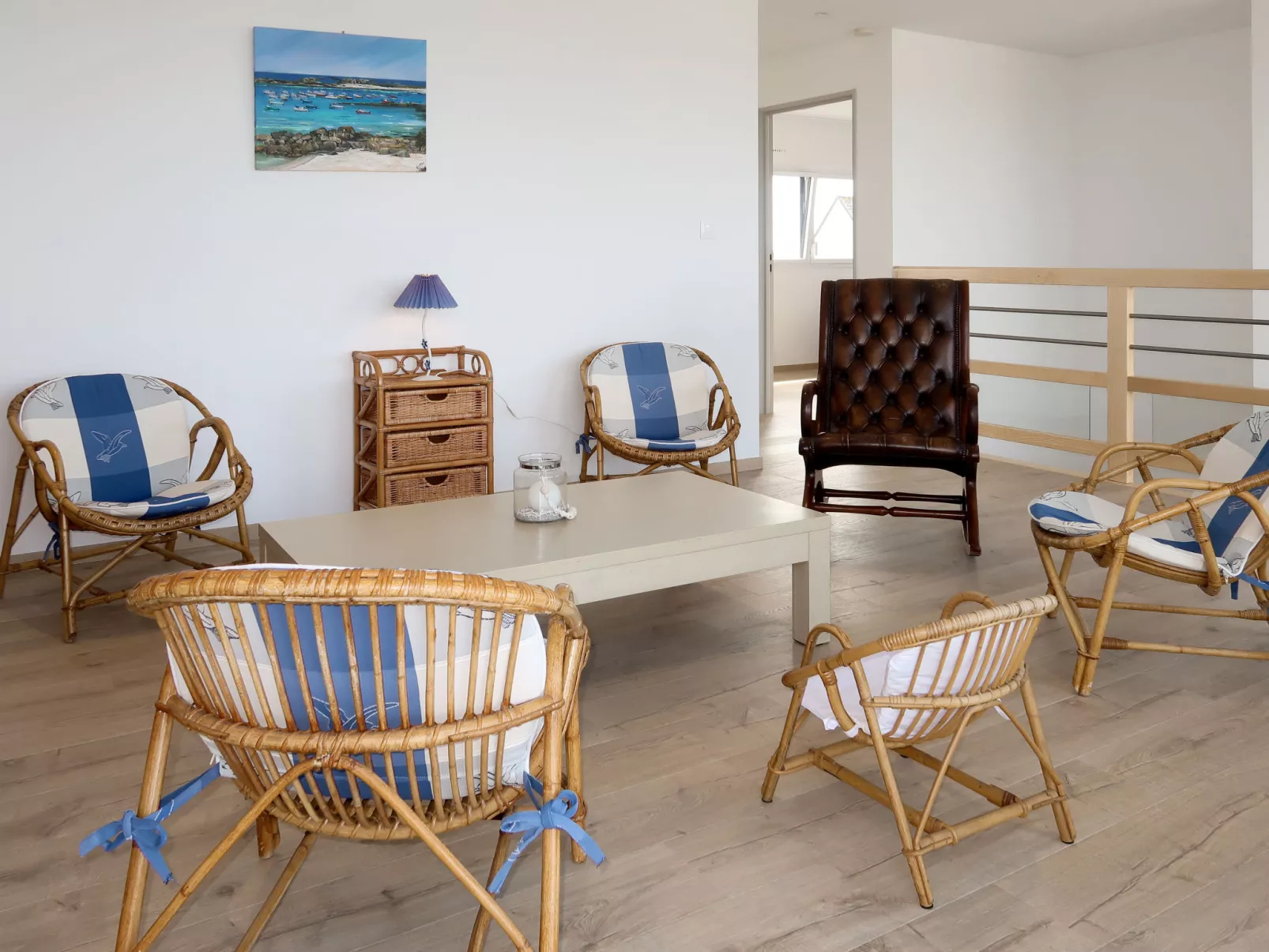 De la Digue-Inside