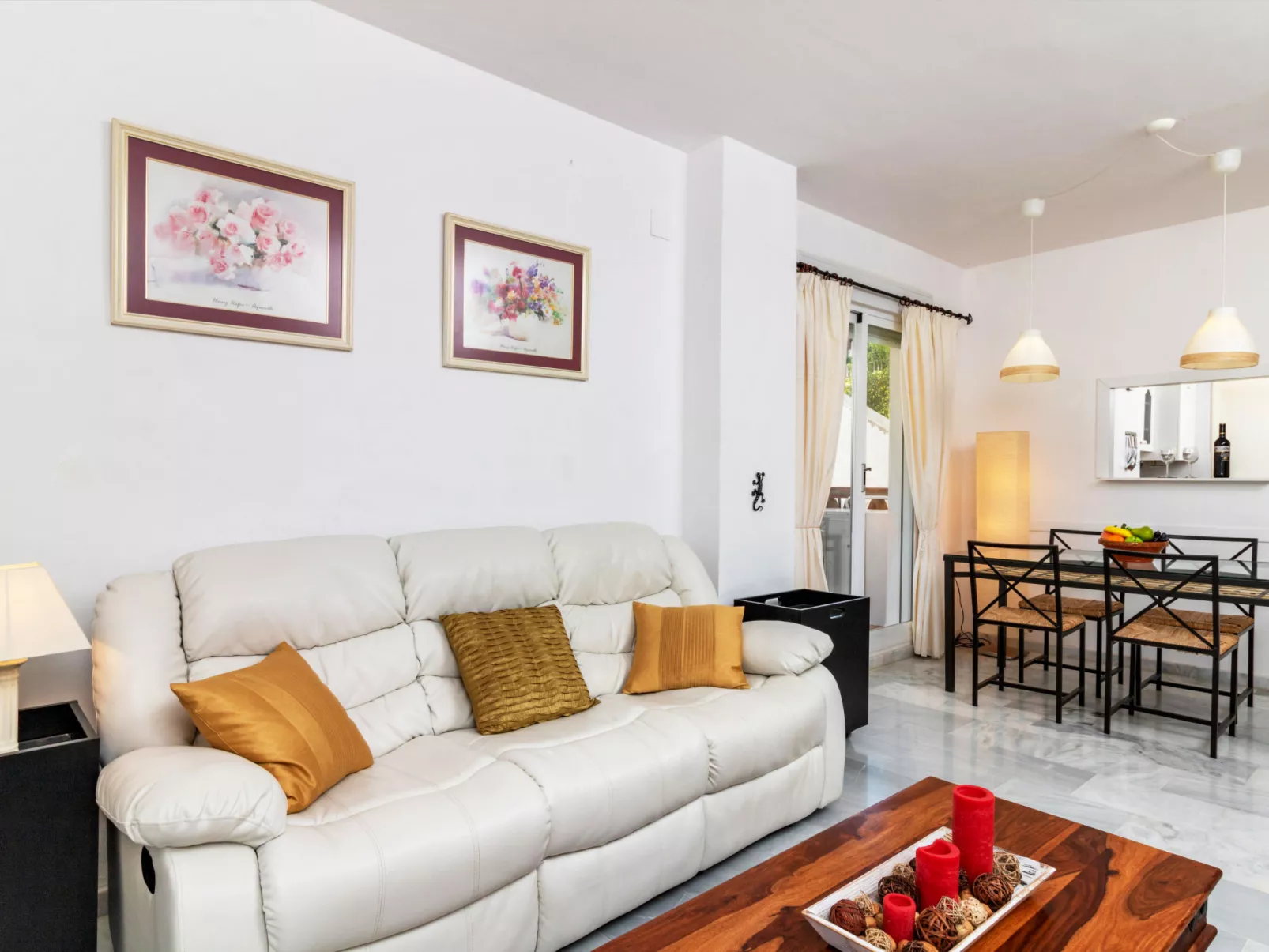 Island of Riviera Golf-Inside
