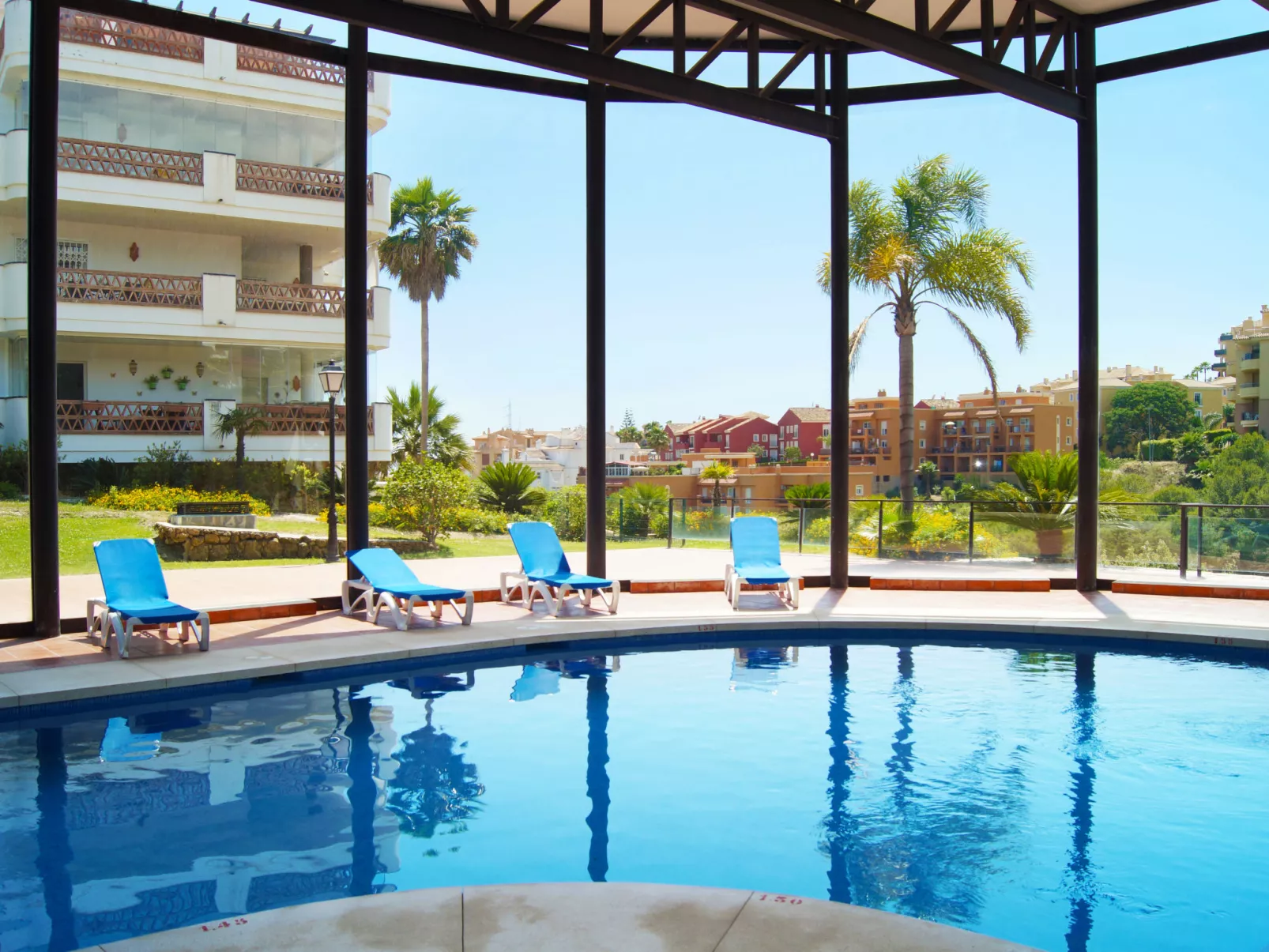 Island of Riviera Golf-Inside