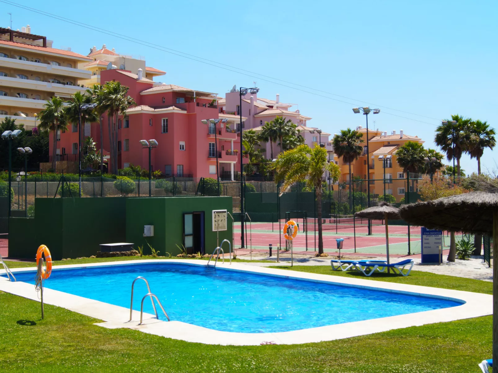 Island of Riviera Golf-Outside