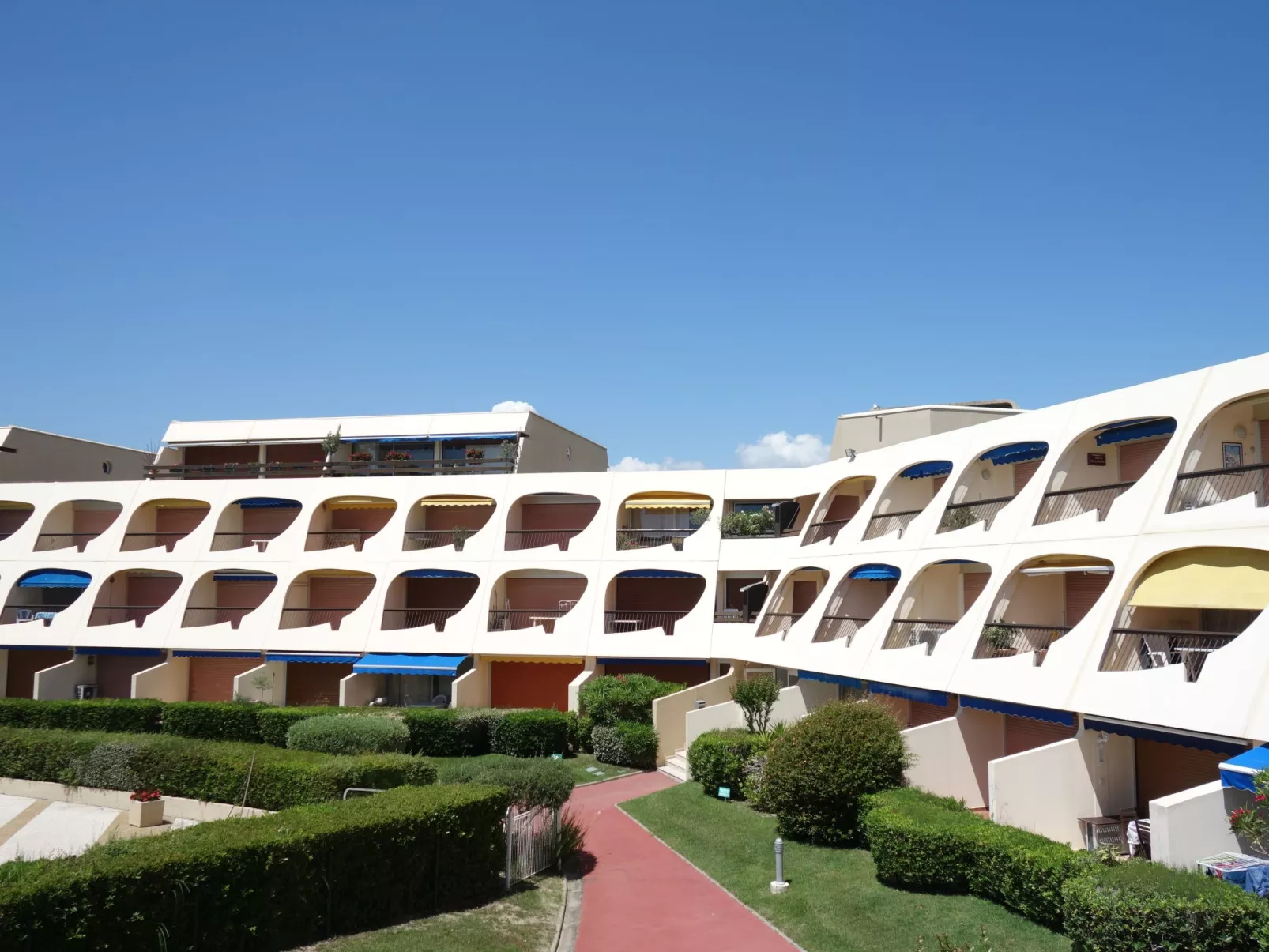 Escale Port-Outside