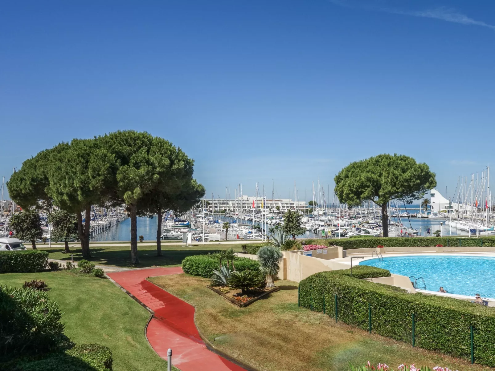 Escale Port-Outside