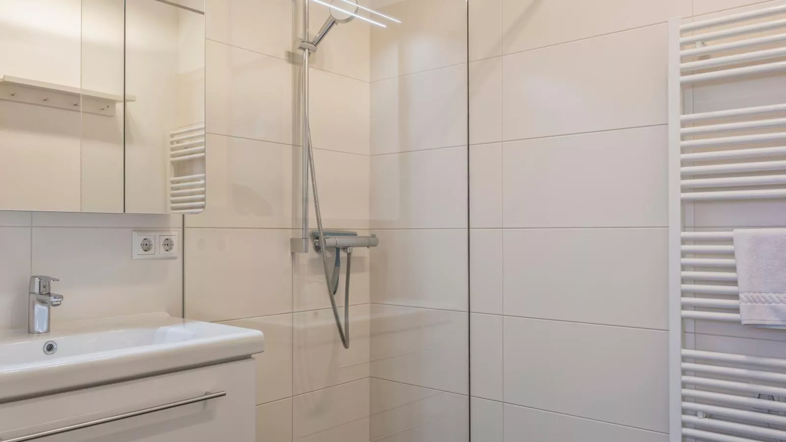 Sonne-Bathroom